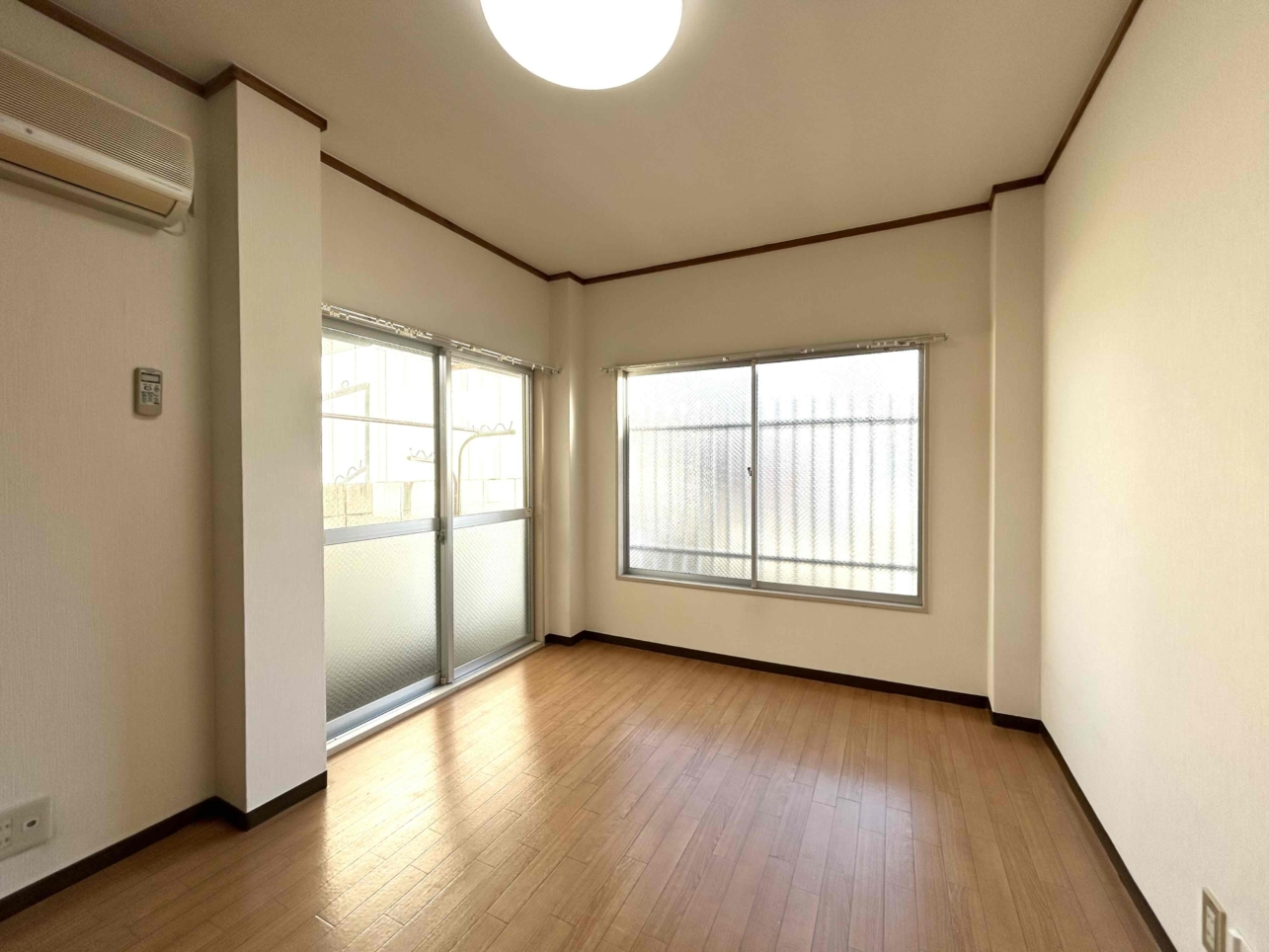 ２面採光の明るいお部屋