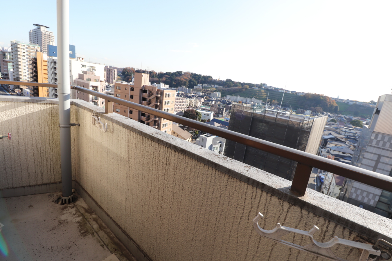 10階角部屋、桜ヶ丘住宅を望むエレベータ付きマンション【西栄ビル】
