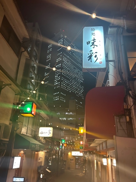 夜になると現れる・・・不思議な小路☆