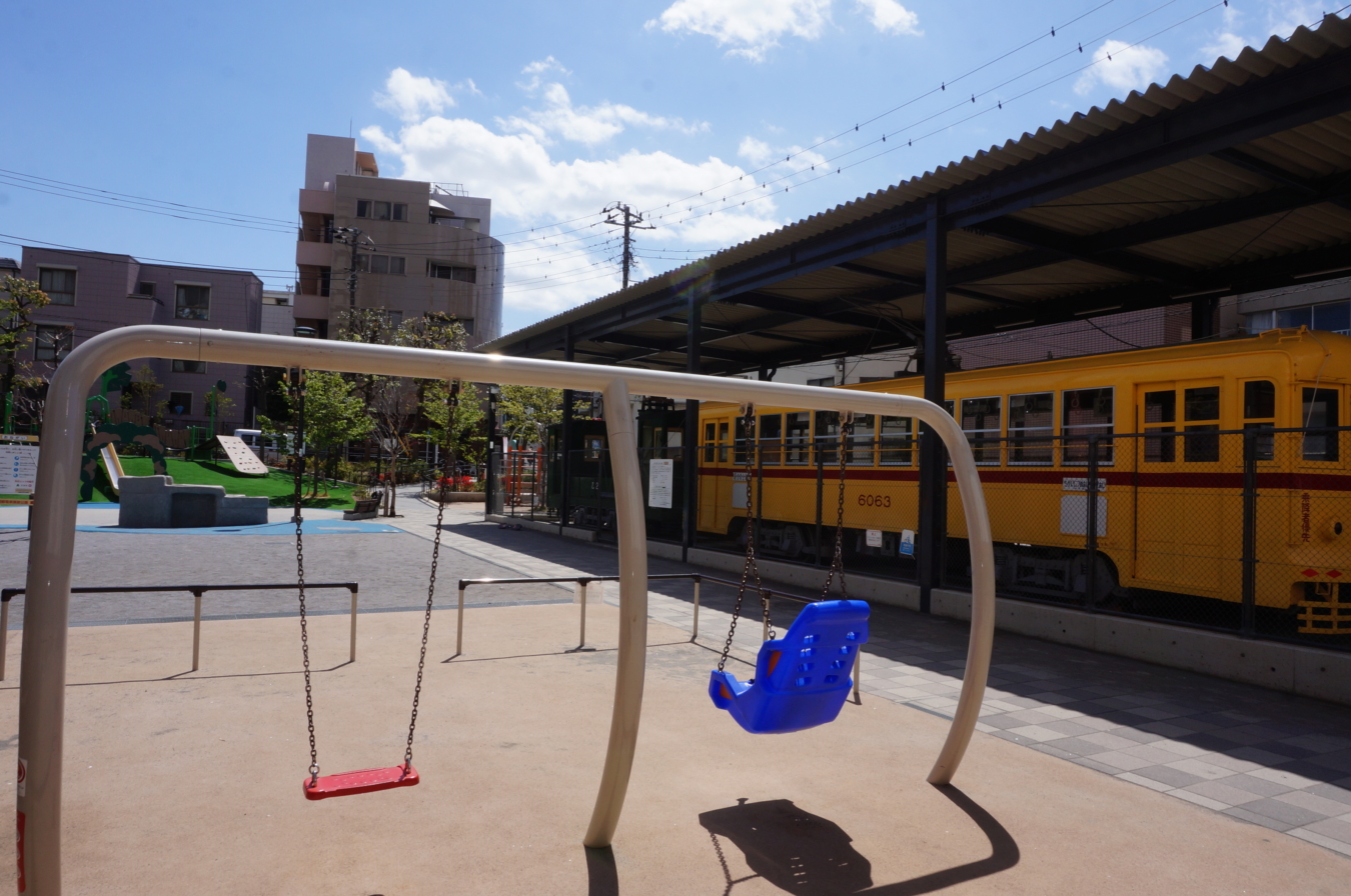 住宅街に現れた公園♪電車好きの子どもたち集まれ☆神明都電車庫跡公園☆