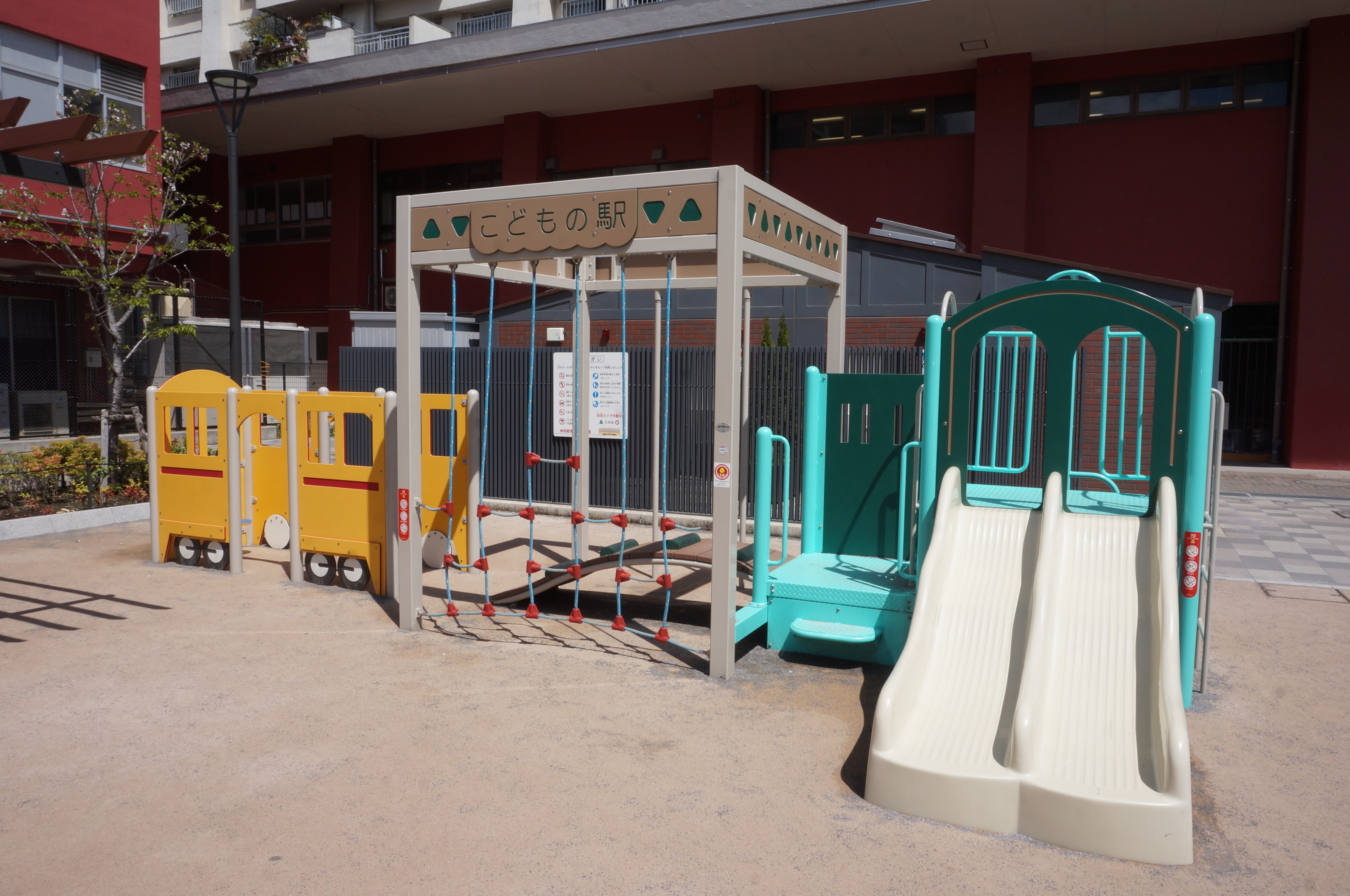 住宅街に現れた公園♪電車好きの子どもたち集まれ☆神明都電車庫跡公園☆