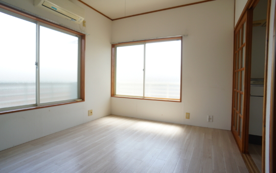 2面採光で日当たり良好☆明るいお部屋☆【アリエッタ日野】