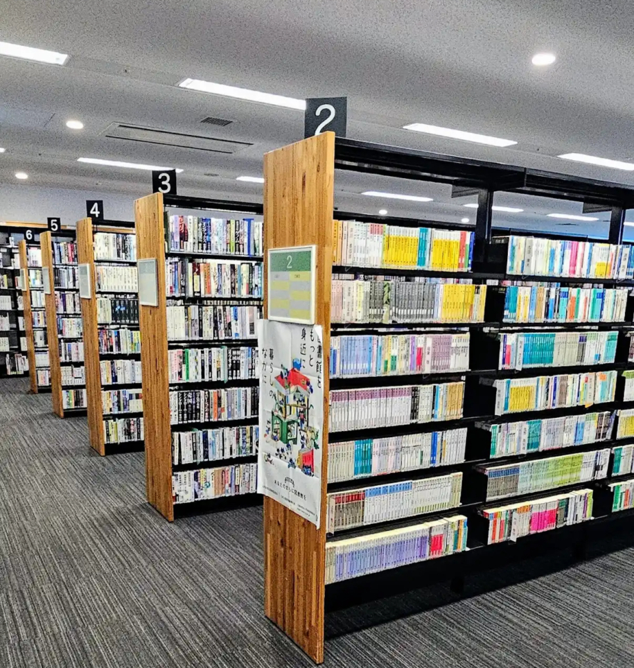 ☆駅チカの学習スペースあり図書館☆(渋谷区立笹塚図書館)