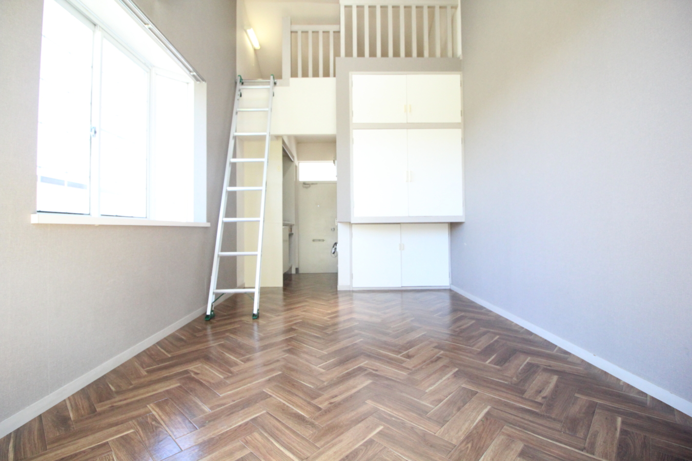 便利な収納・ロフト付きのお部屋★【Ｃａｓａ　ｄｏ　Ｍ（カサドエム）】