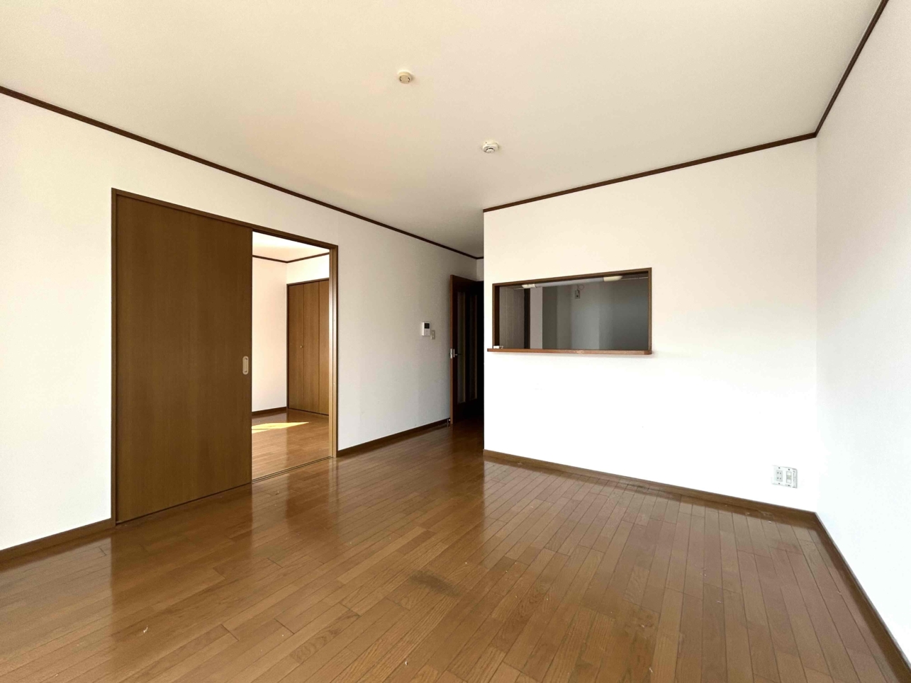 新小平駅徒歩３分！日当たり良好LDK１２帖のお部屋です♪（パークアベニュー新小平）