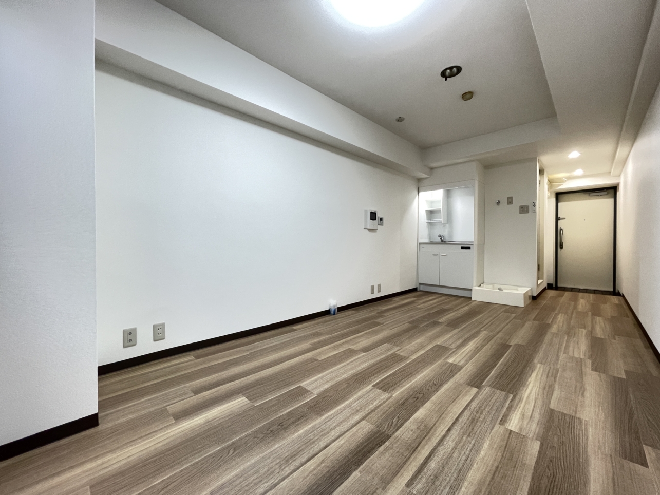 吉野町から徒歩5分以内　広々１R　～コスモ吉野町～