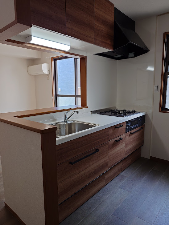【セピアコートミネ】閑静な住宅街にある　無料駐車場付きテラスハウス☆