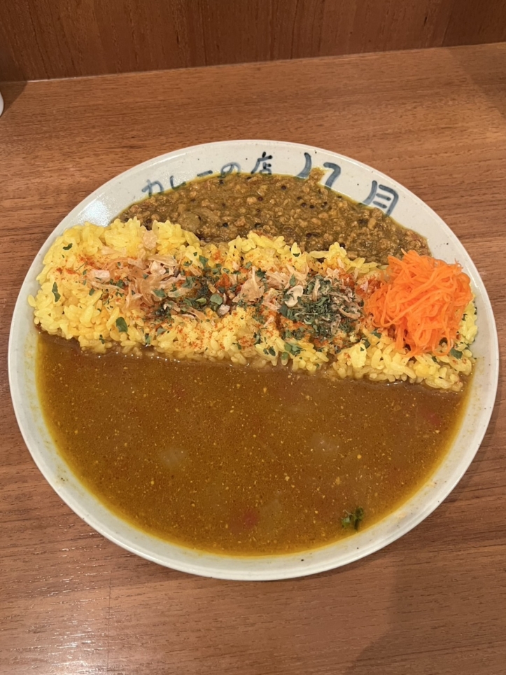 下北のカレー屋さん【カレーの店　八月】