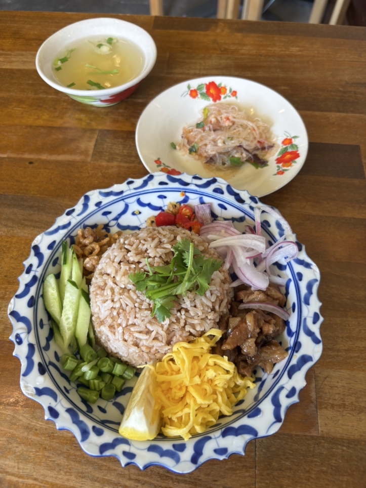 現地の屋台料理を気軽に楽しめる♪【タイカフェ ピーマイ 武蔵小山店】