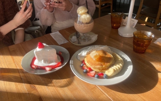 真っ白なショートケーキが有名　【tables cook&LIVING HOUSE】