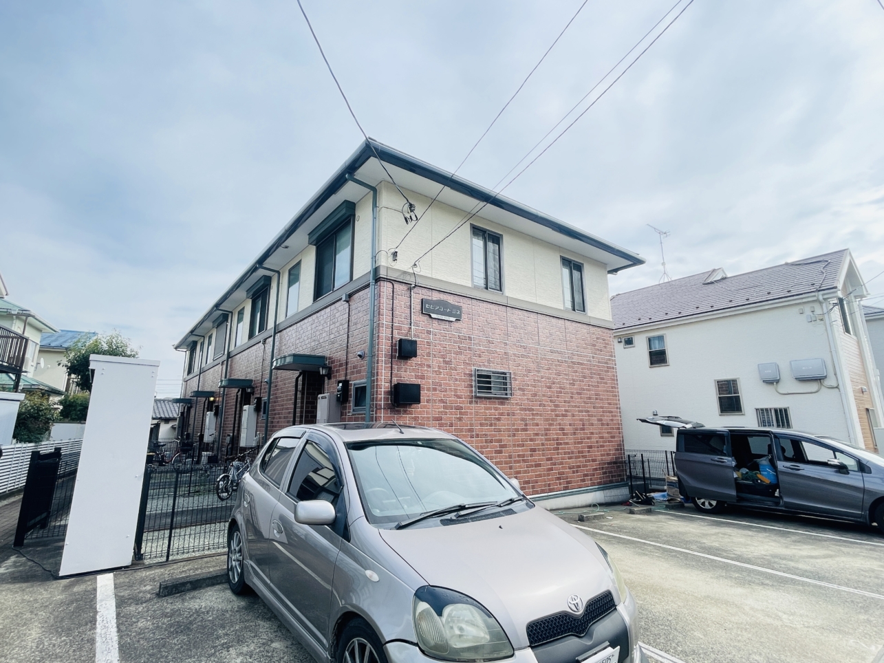 【セピアコートミネ】閑静な住宅街にある　無料駐車場付きテラスハウス☆