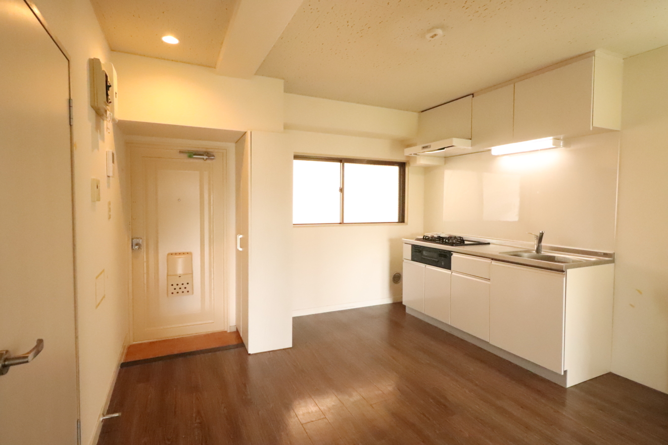 ３部屋南向き【メゾンストーク】