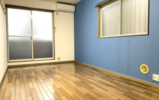 広々とした居室空間あり！！【ルミエール 106号室】