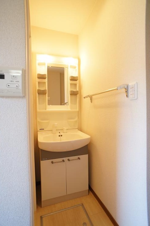 周辺環境便利＆風呂トイレ別・独立洗面台付きの快適なお部屋☆【シャルム桜ケ丘101】