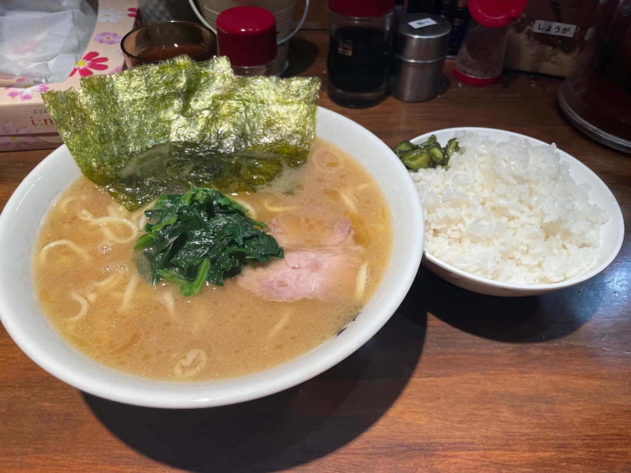 人気の家系ラーメン！！