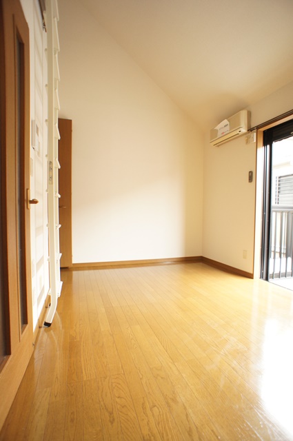 設備充実、ロフト付きのお部屋【エイトナルミ】