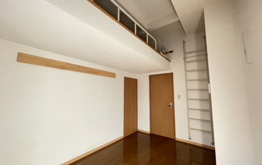 【グリーンリーフ白楽】バス・トイレ別！白楽！平坦地！最上階・角部屋！1K