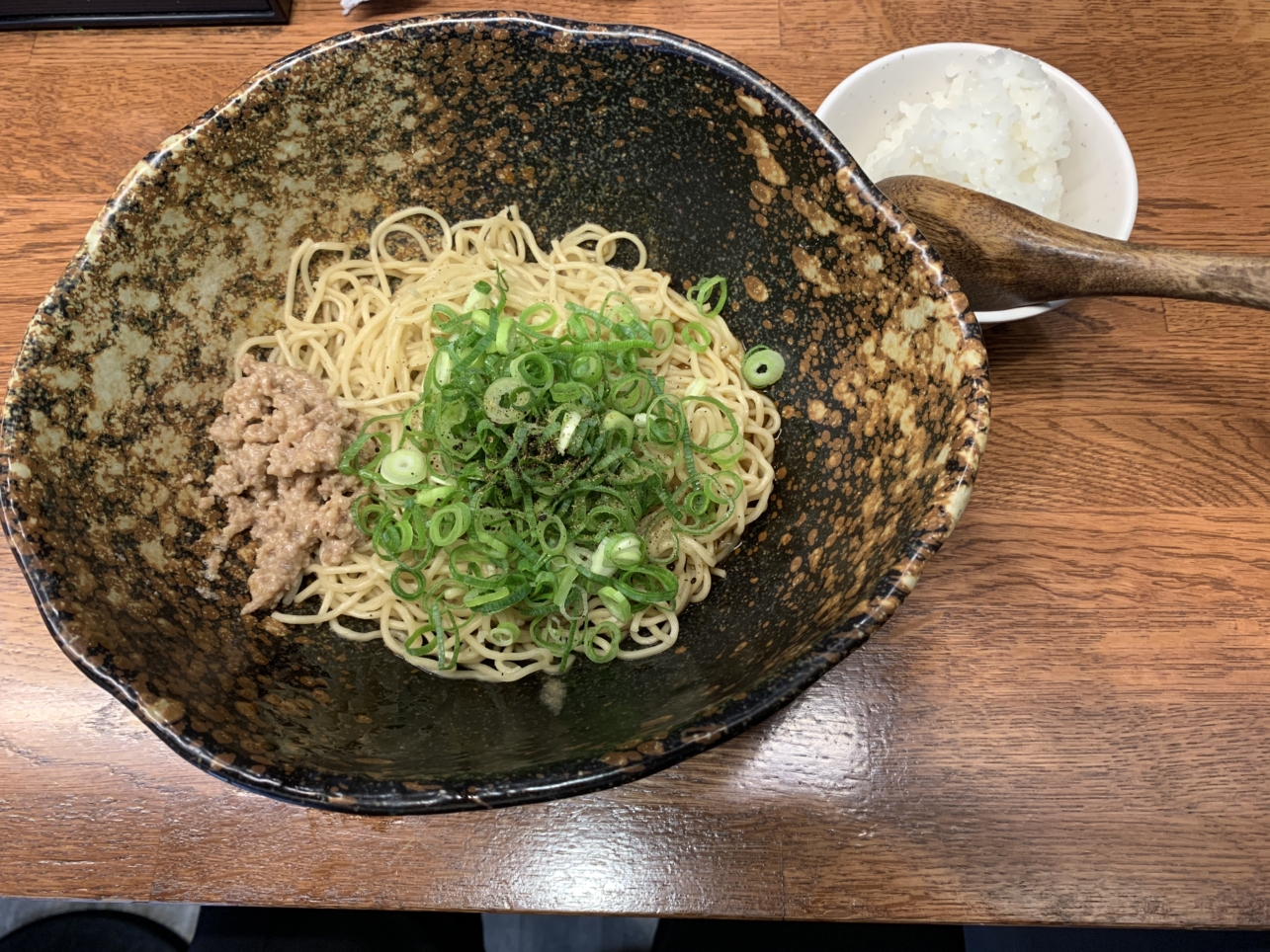 ☆引き立て花椒が香る☆汁なし担々麺専門【キング軒】