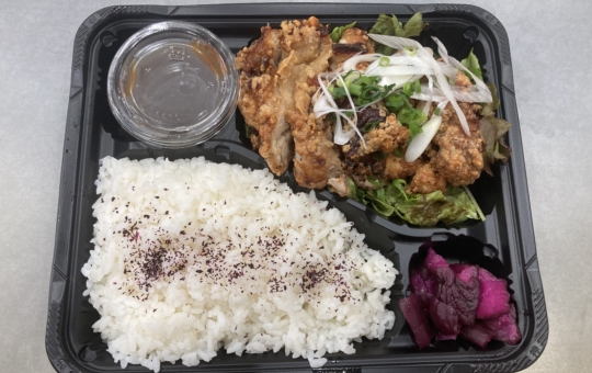 経堂店近くのとり鉄にてランチ持ち帰り！