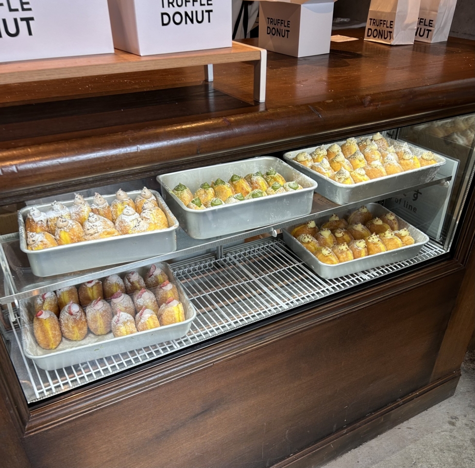 大人気の生ドーナツ店が東京初上陸！【TRUFFLE　DONUT　東京狛江店】