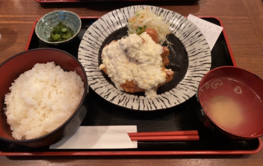 渋谷で有名なチキン南蛮屋さん【地鶏や虎視眈々（こしたんたん）】！！