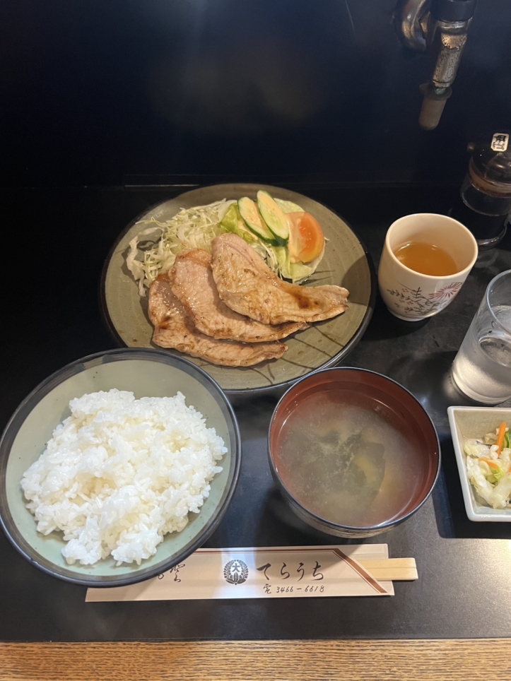老舗のお食事処【てらうち】