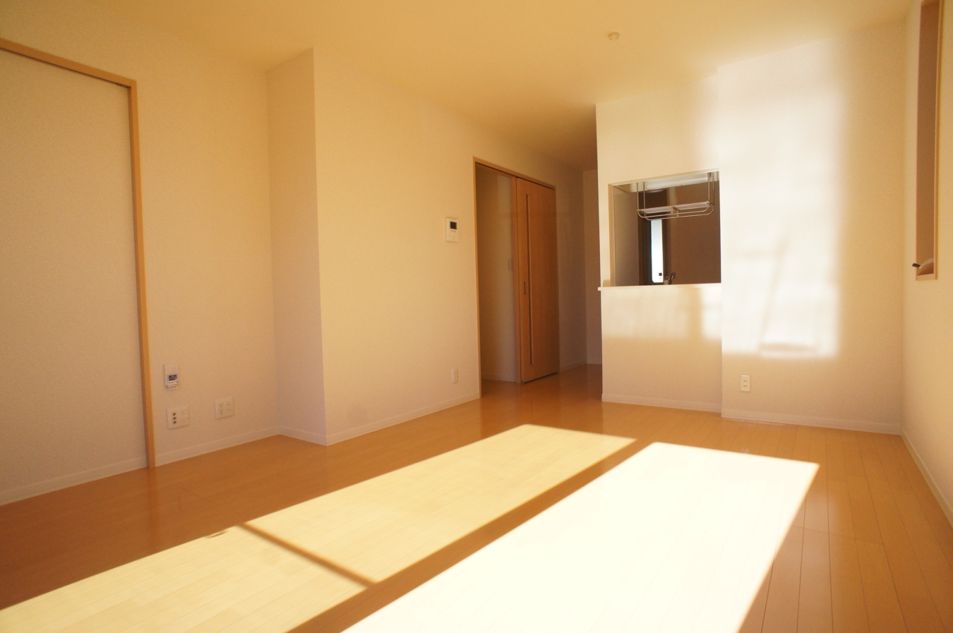 ２階角部屋！南向きの明るい2LDKのお部屋☆（ヴィラ・マーサⅠ）