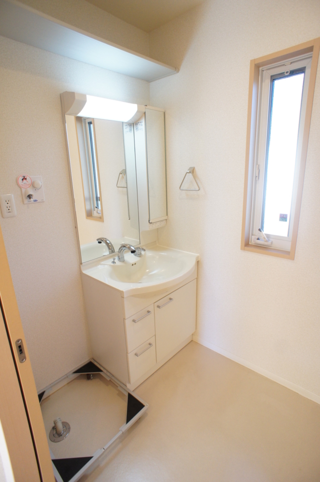２階角部屋！南向きの明るい2LDKのお部屋☆（ヴィラ・マーサⅠ）