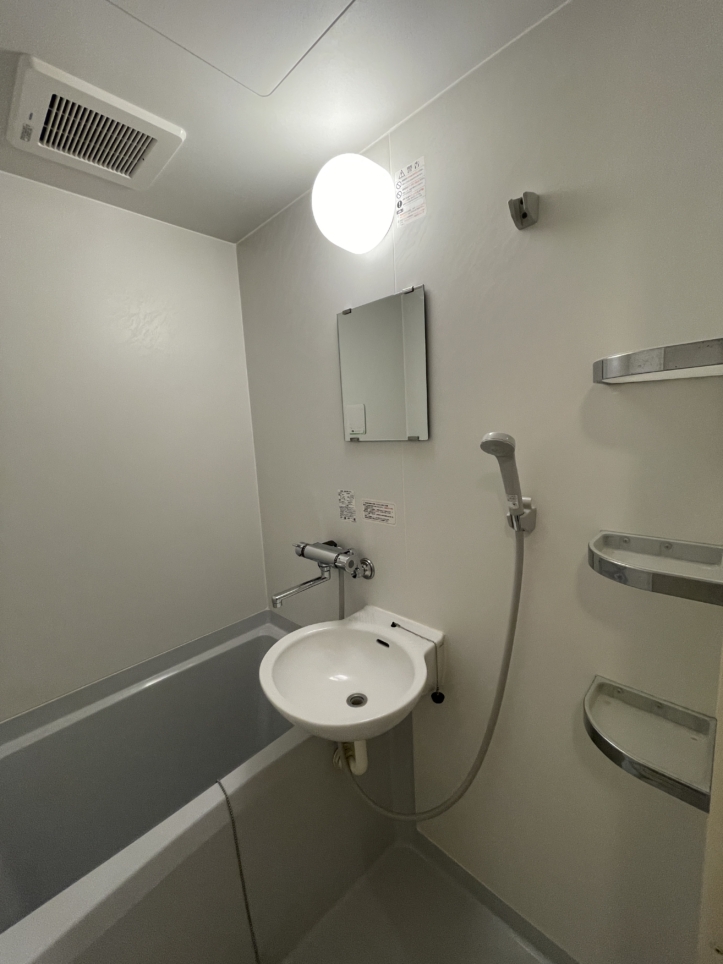 【都営三田線 蓮根駅】☆人気の旭化成施工☆バストイレ別！コンビニ目の前で夜道も安心♪＜メゾンブランシュ＞