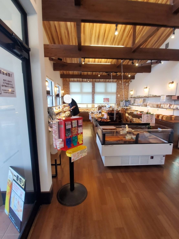 イートインあり駐車場ありのパン屋さん【夢造りパン工房 相模原本店/下溝駅】
