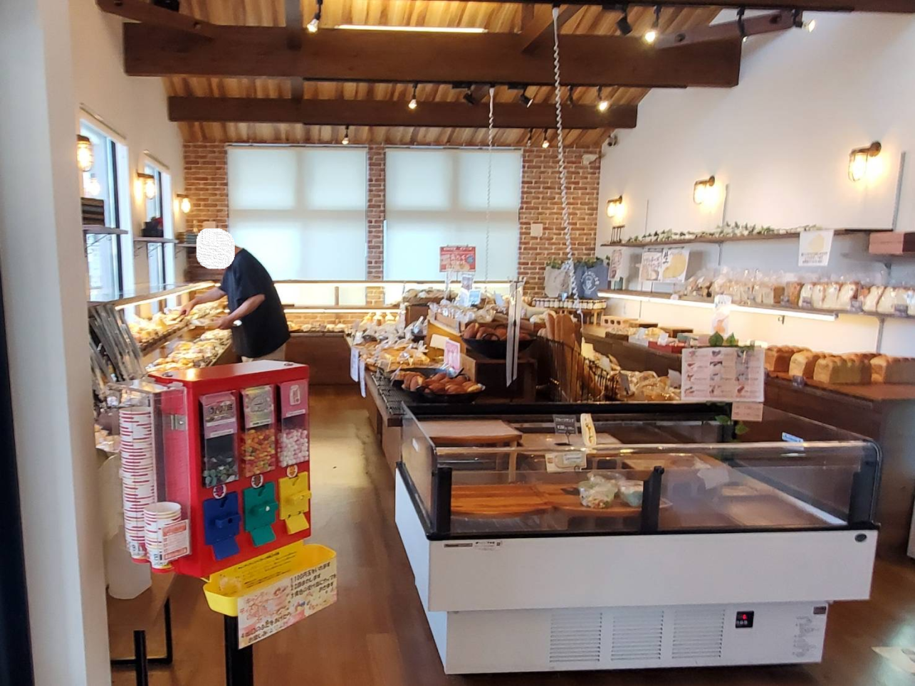イートインあり駐車場ありのパン屋さん【夢造りパン工房 相模原本店/下溝駅】