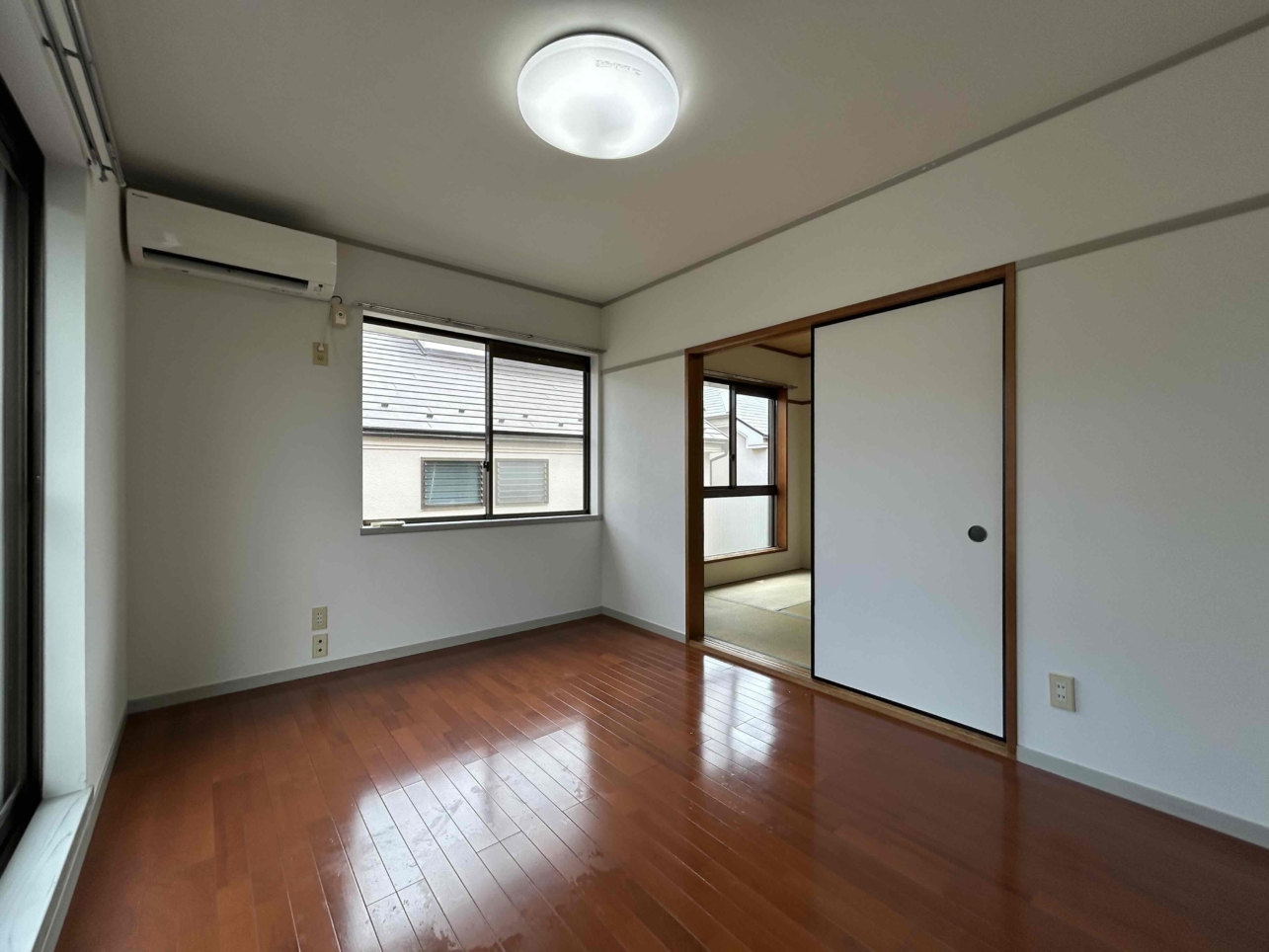 小平駅徒歩5分！日当たり良好！２DKの角部屋です♪