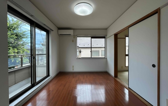 小平駅徒歩5分！日当たり良好！２DKの角部屋です♪