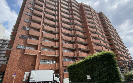 都会の真ん中～新宿御苑6F眺望の良いお部屋に住む～＜ハイホーム本陣＞