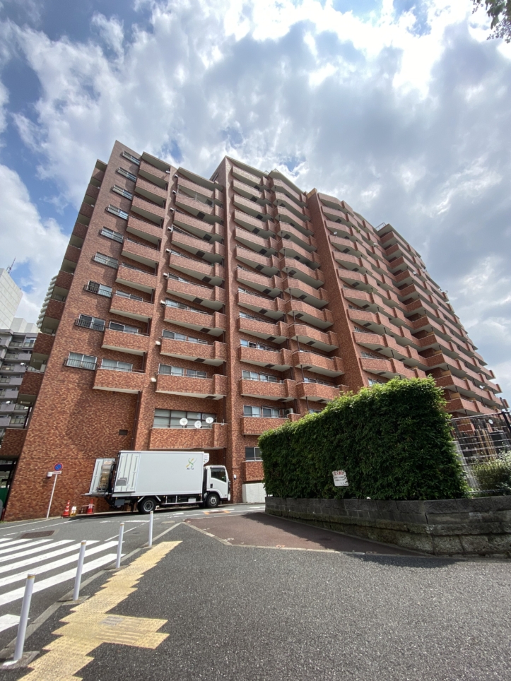 都会の真ん中～新宿御苑6F眺望の良いお部屋に住む～＜ハイホーム本陣＞