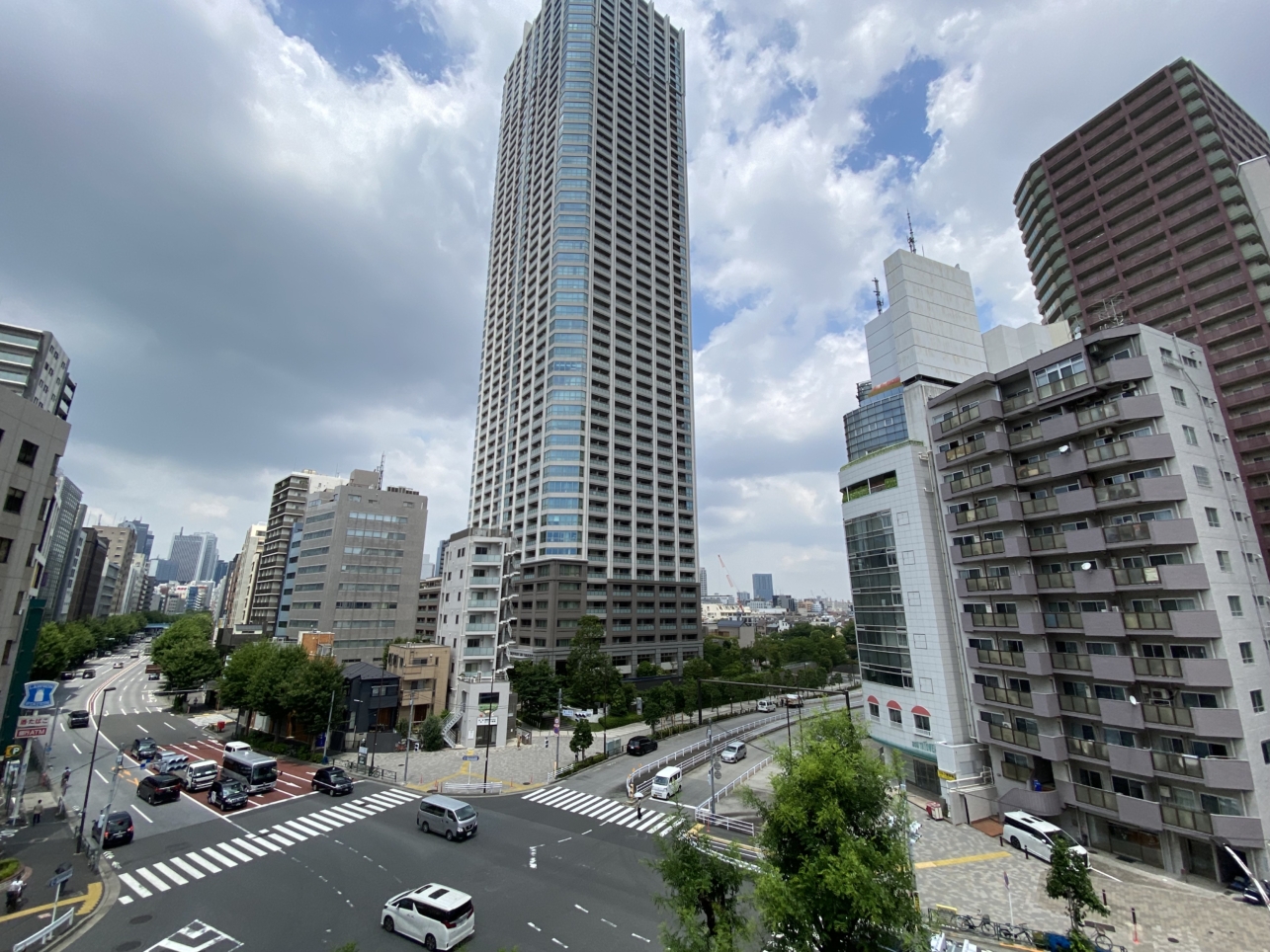 都会の真ん中～新宿御苑6F眺望の良いお部屋に住む～＜ハイホーム本陣＞