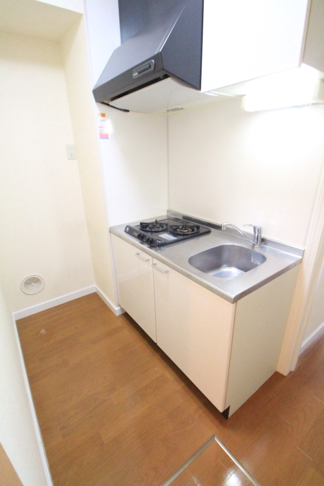 【モントレゾール】駅近の2面採光角部屋☆彡きれいな広めの1K♪