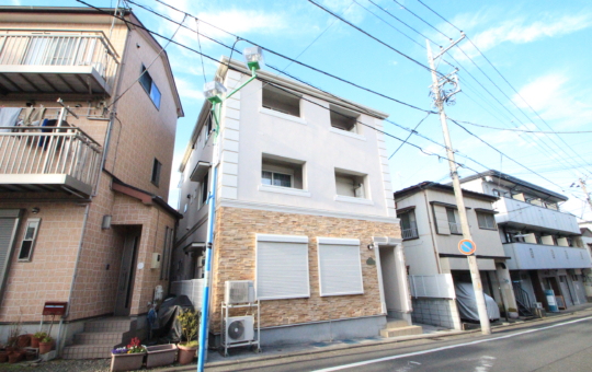 【モントレゾール】駅近の2面採光角部屋☆彡きれいな広めの1K♪