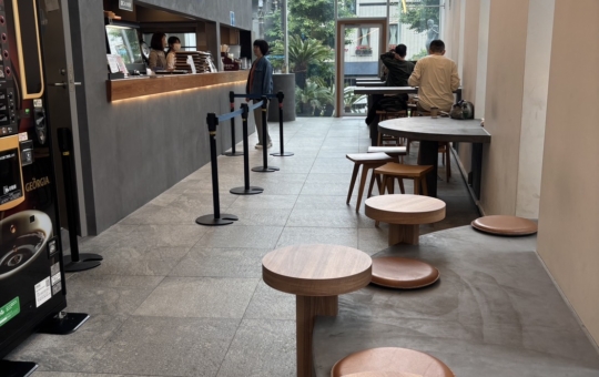日本体育大学の中にあります【KARAKUSA CAFE】