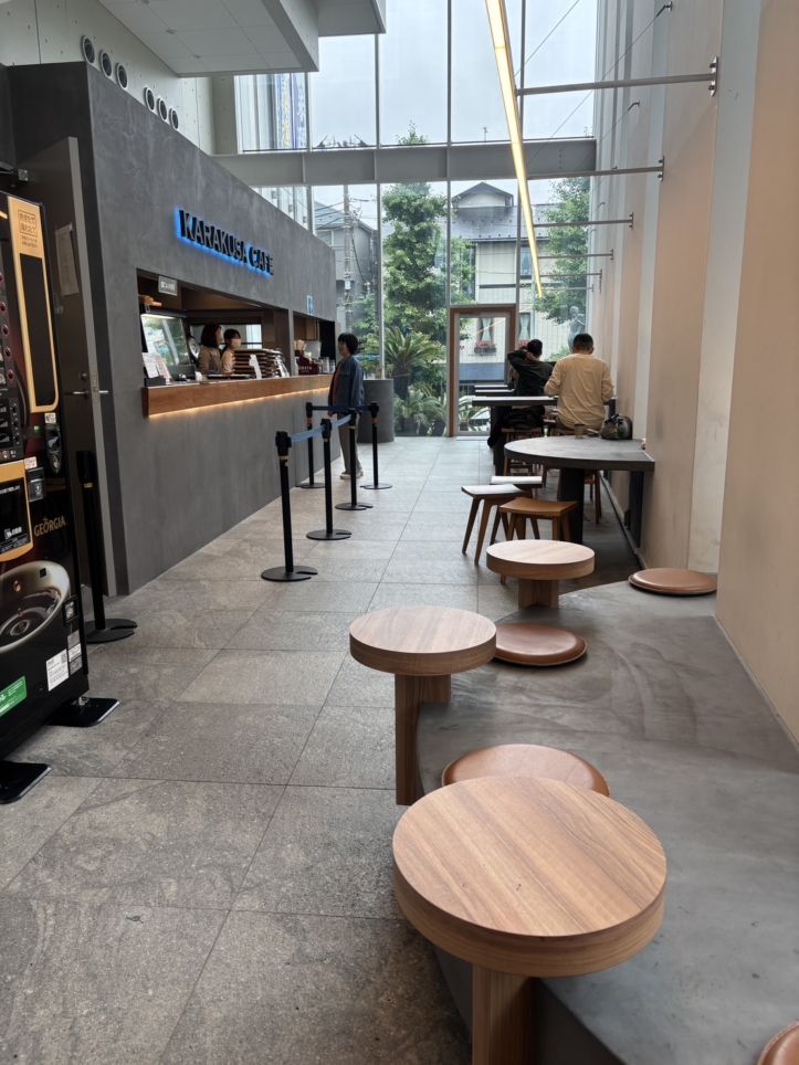 日本体育大学の中にあります【KARAKUSA CAFE】