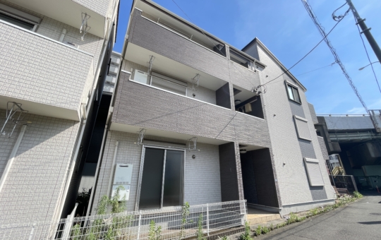２面採光でお部屋が明るい♪　最寄り駅まで3分以内！　～アザーレ西横浜A棟～