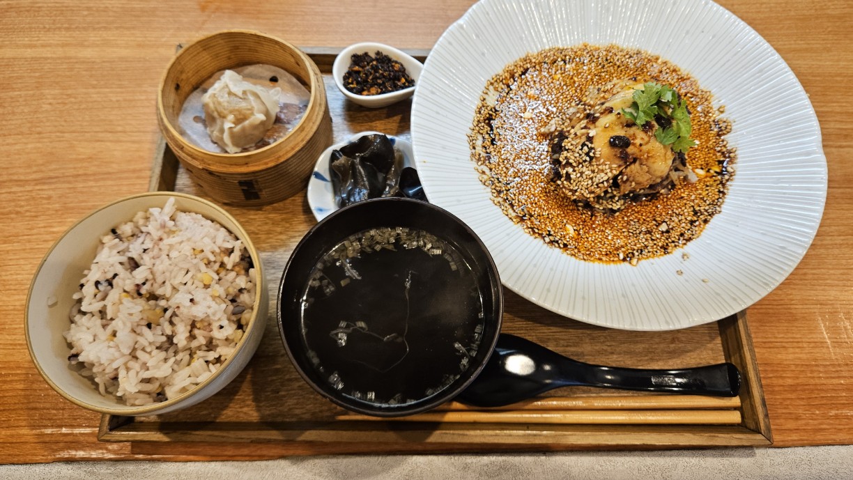 見た目が美しい♪ヤミ～つき『よだれ鶏』☆彡　《口水食堂－ハオスイショクドウ》