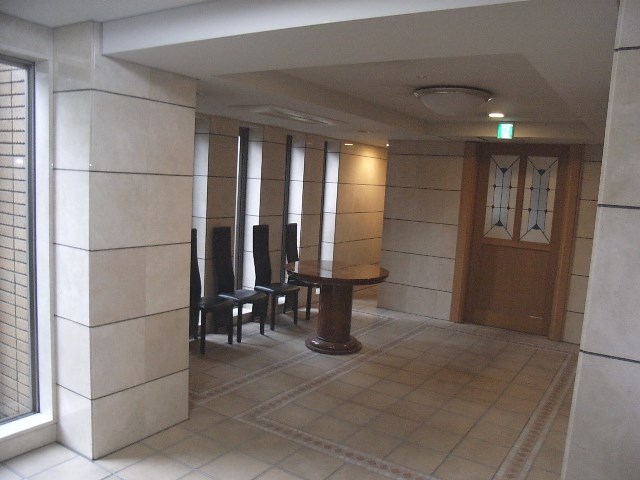 「都会の喧騒を離れ、静かな暮らしを手に入れる」【池尻大橋駅/レジデンス青葉台】