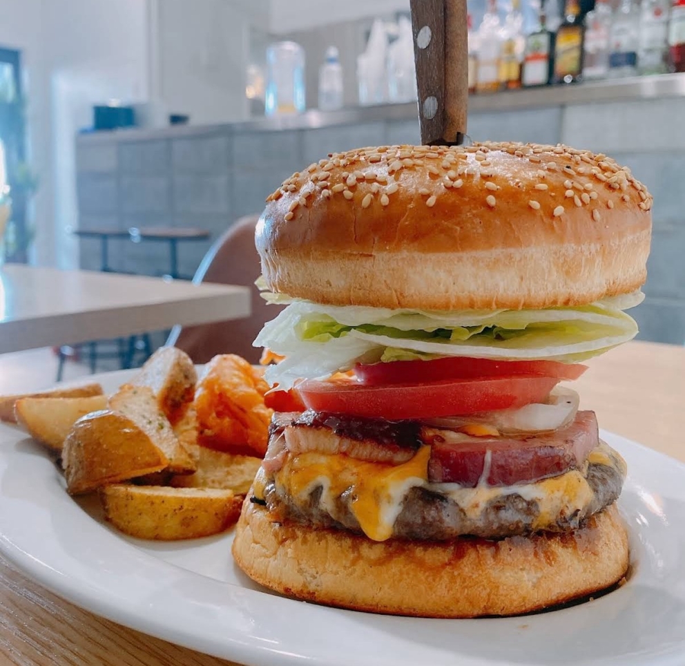 ☆ボリューム感満載ハンバーガー☆(OvercookBurgerBar)