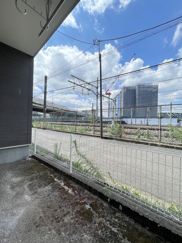 ２面採光でお部屋が明るい♪　最寄り駅まで3分以内！　～アザーレ西横浜A棟～