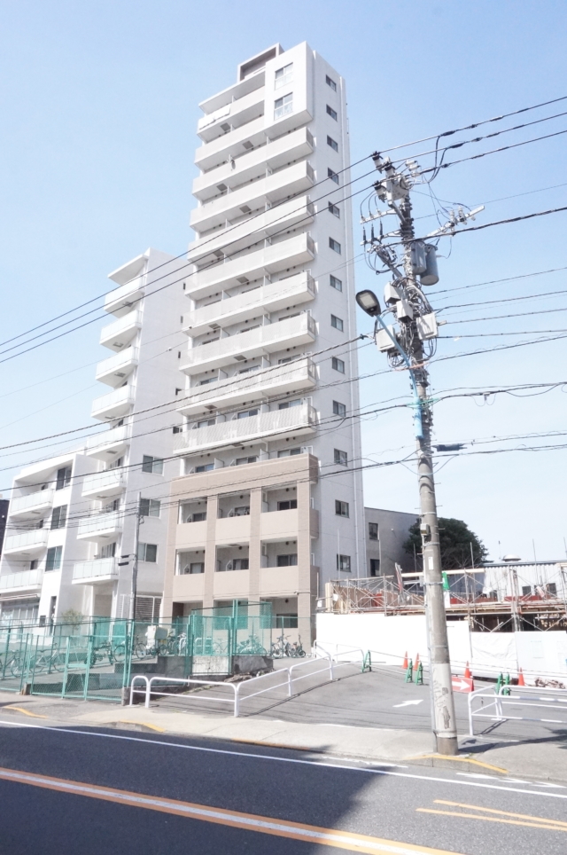 【新宿区】大江戸線若松河田4分・東新宿8分の好立地♪RC造15階建てマンションです♪＜ドルチェ東新宿＞