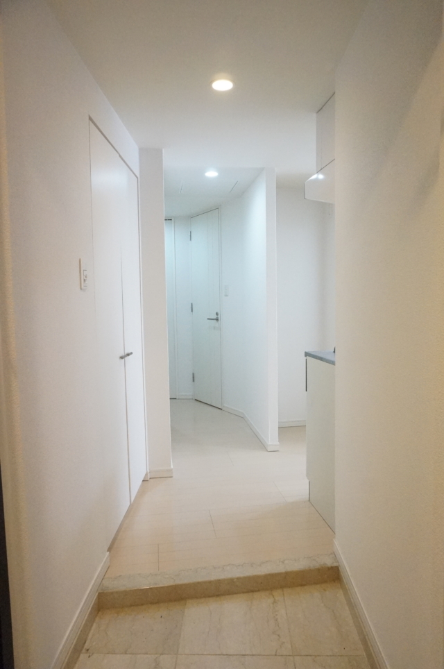 【新宿区】大江戸線若松河田4分・東新宿8分の好立地♪RC造15階建てマンションです♪＜ドルチェ東新宿＞