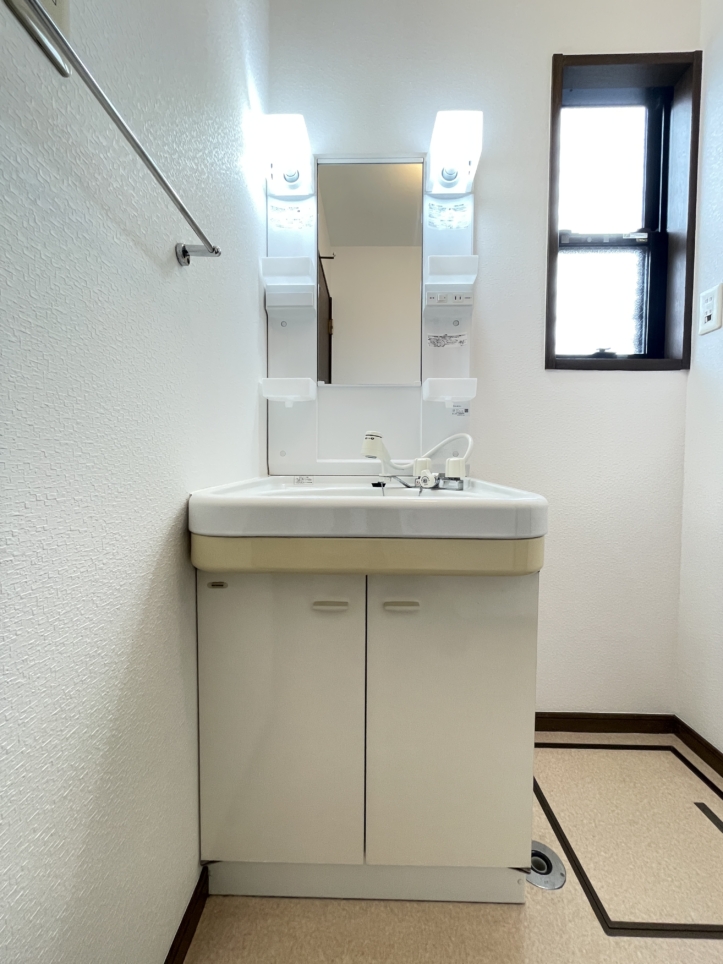 【スプリングクリア】2DK４７㎡の物件で、敷地内に駐車場ございます！