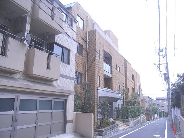 「都会の喧騒を離れ、静かな暮らしを手に入れる」【池尻大橋駅/レジデンス青葉台】