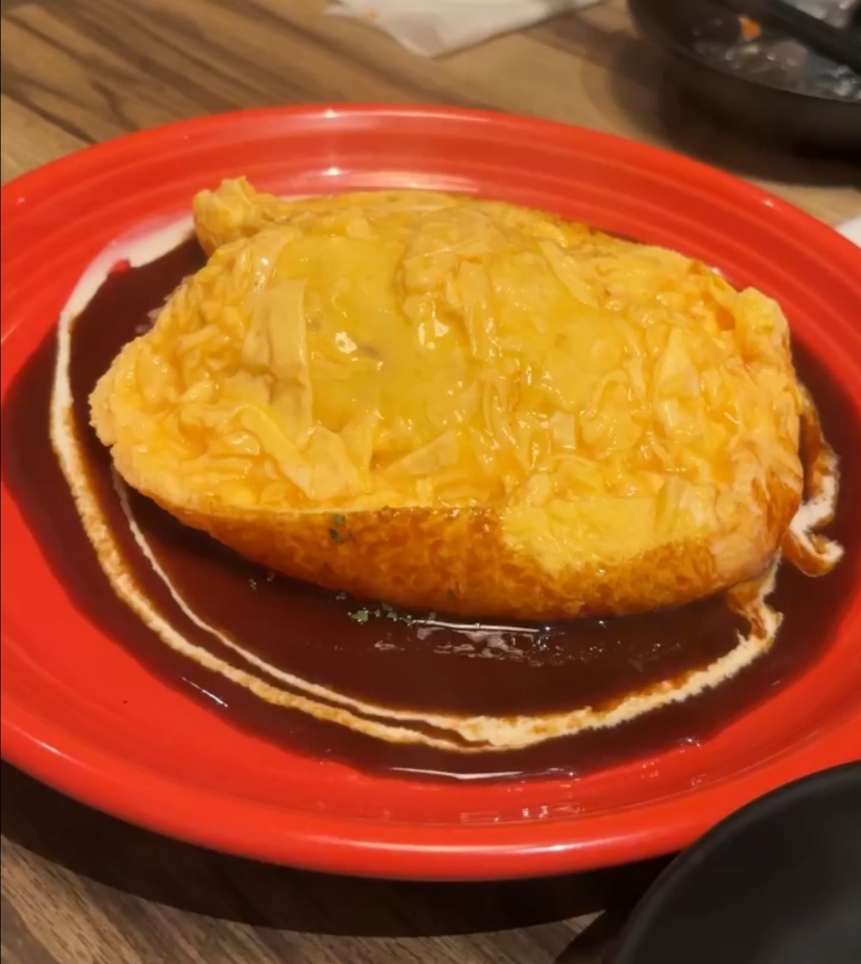 ふわとろオムライスとチーズ♪【ふわとろオムライスとチーズカフェ たまごのきもち。 武蔵小杉店】